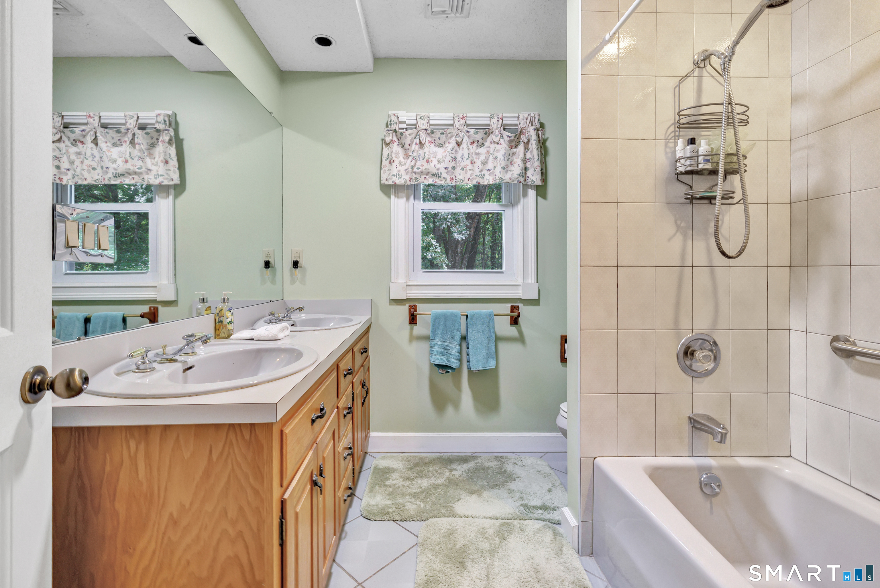 61 Greenbriar Road Oxford CT 06478