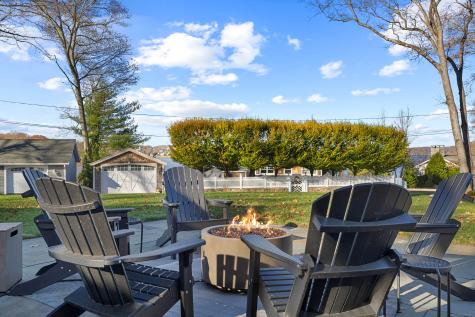 13 Hemlock Drive Essex CT 06426