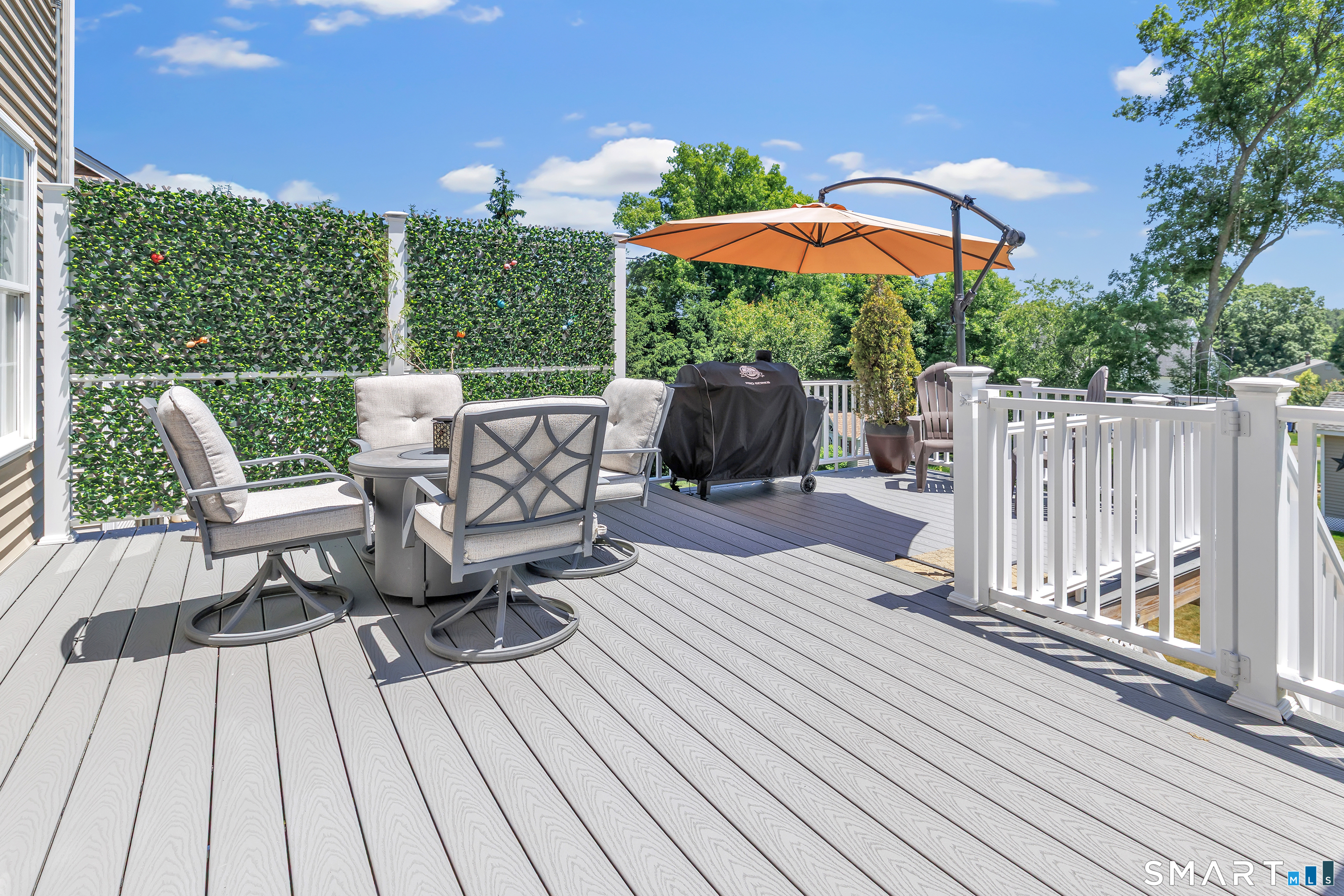 11 Ten Coat Lane Shelton CT 06484