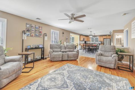 11 Ten Coat Lane Shelton CT 06484