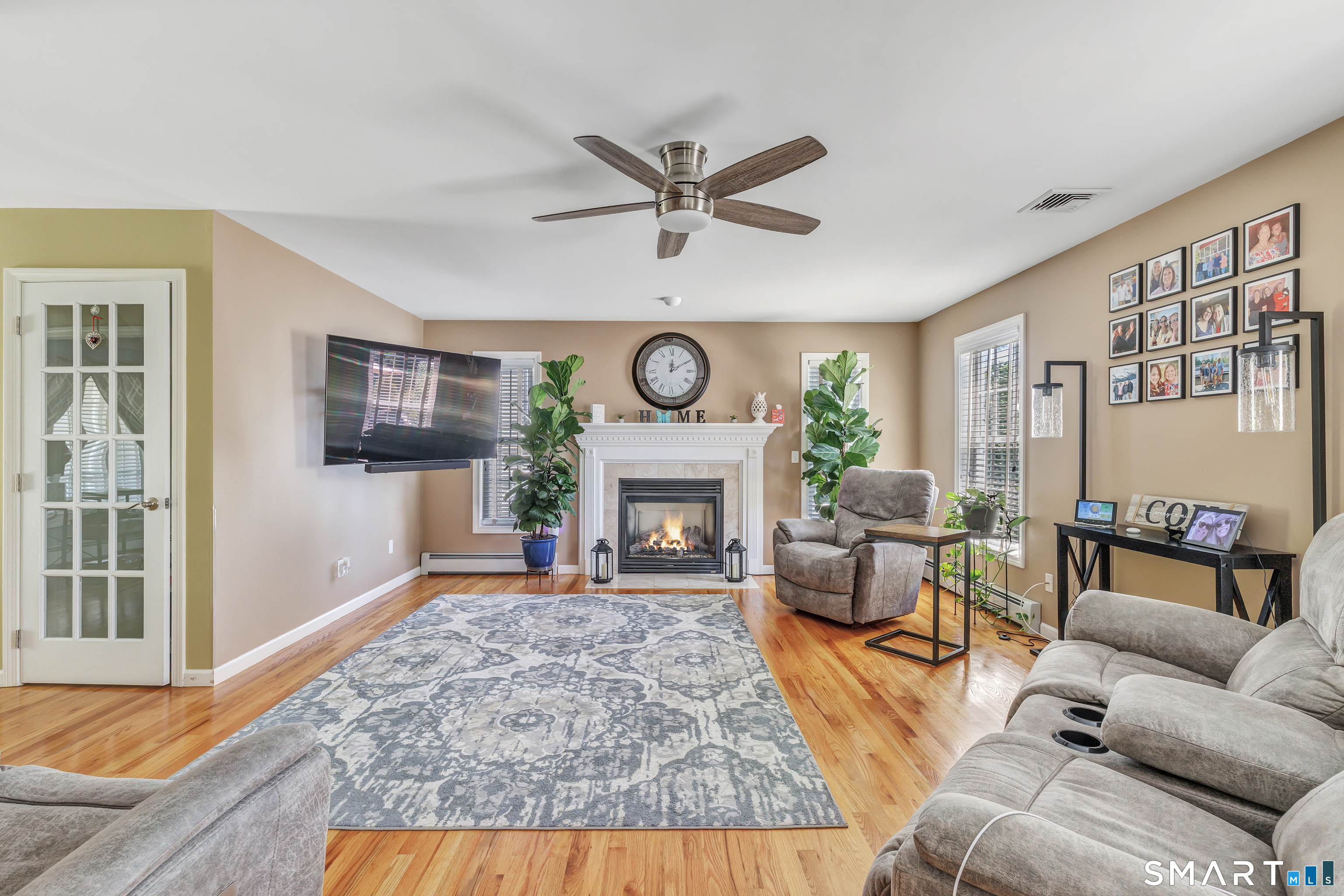 11 Ten Coat Lane Shelton CT 06484
