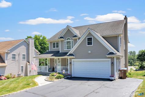 11 Ten Coat Lane Shelton CT 06484