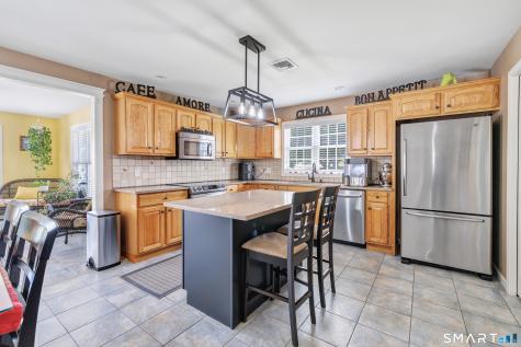 11 Ten Coat Lane Shelton CT 06484