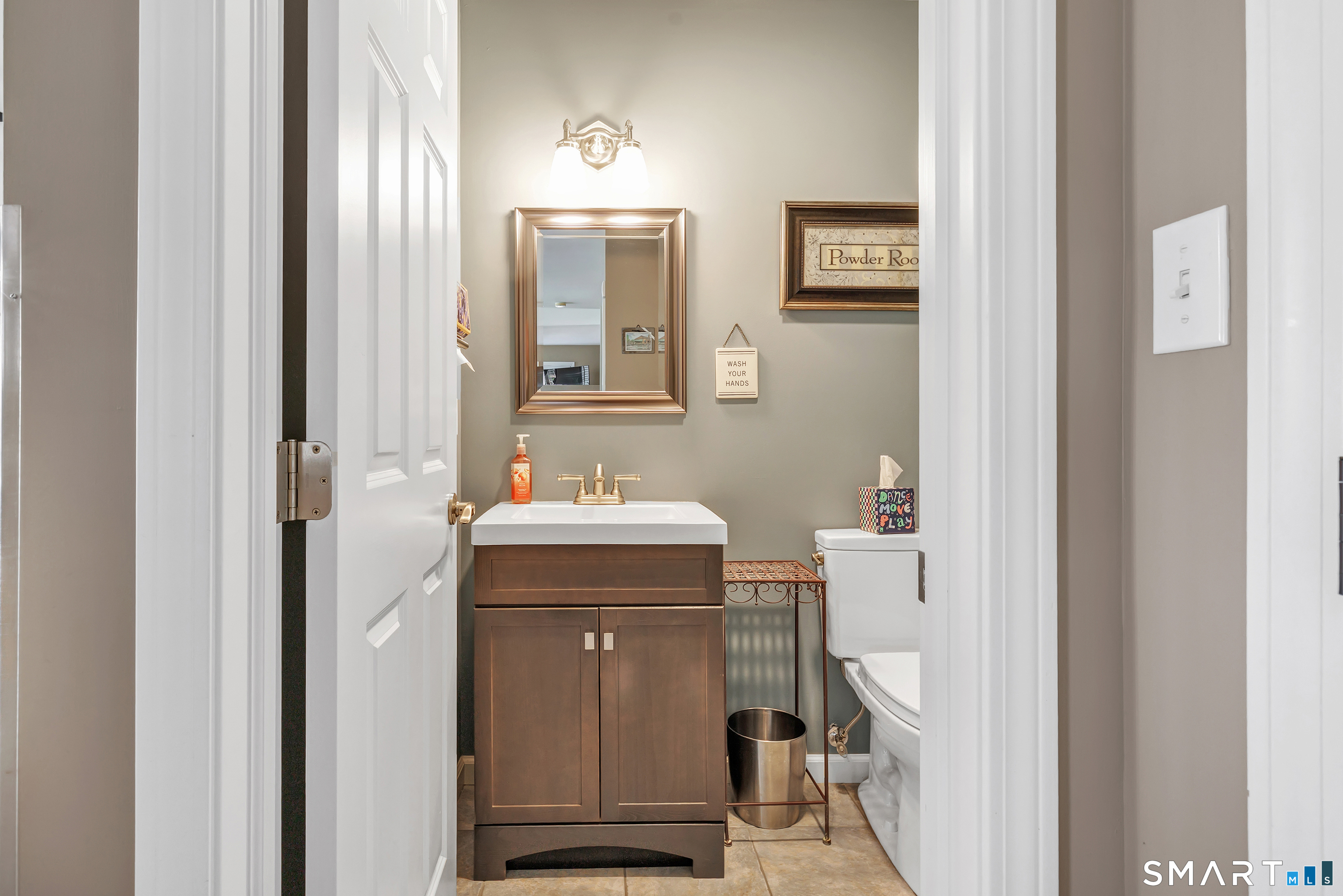 11 Ten Coat Lane Shelton CT 06484