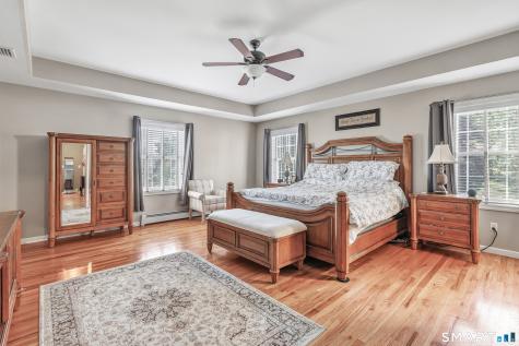 11 Ten Coat Lane Shelton CT 06484