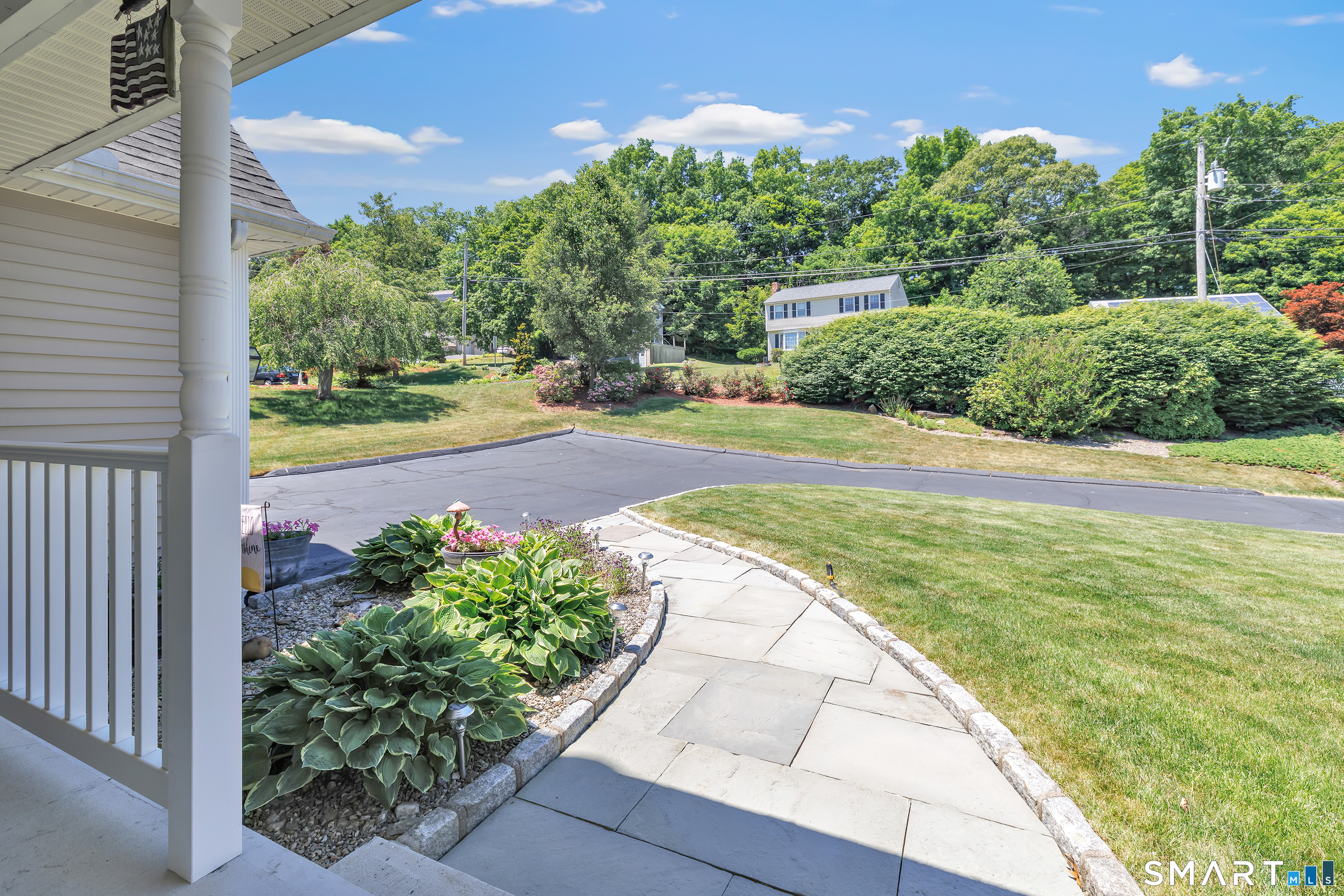 11 Ten Coat Lane Shelton CT 06484