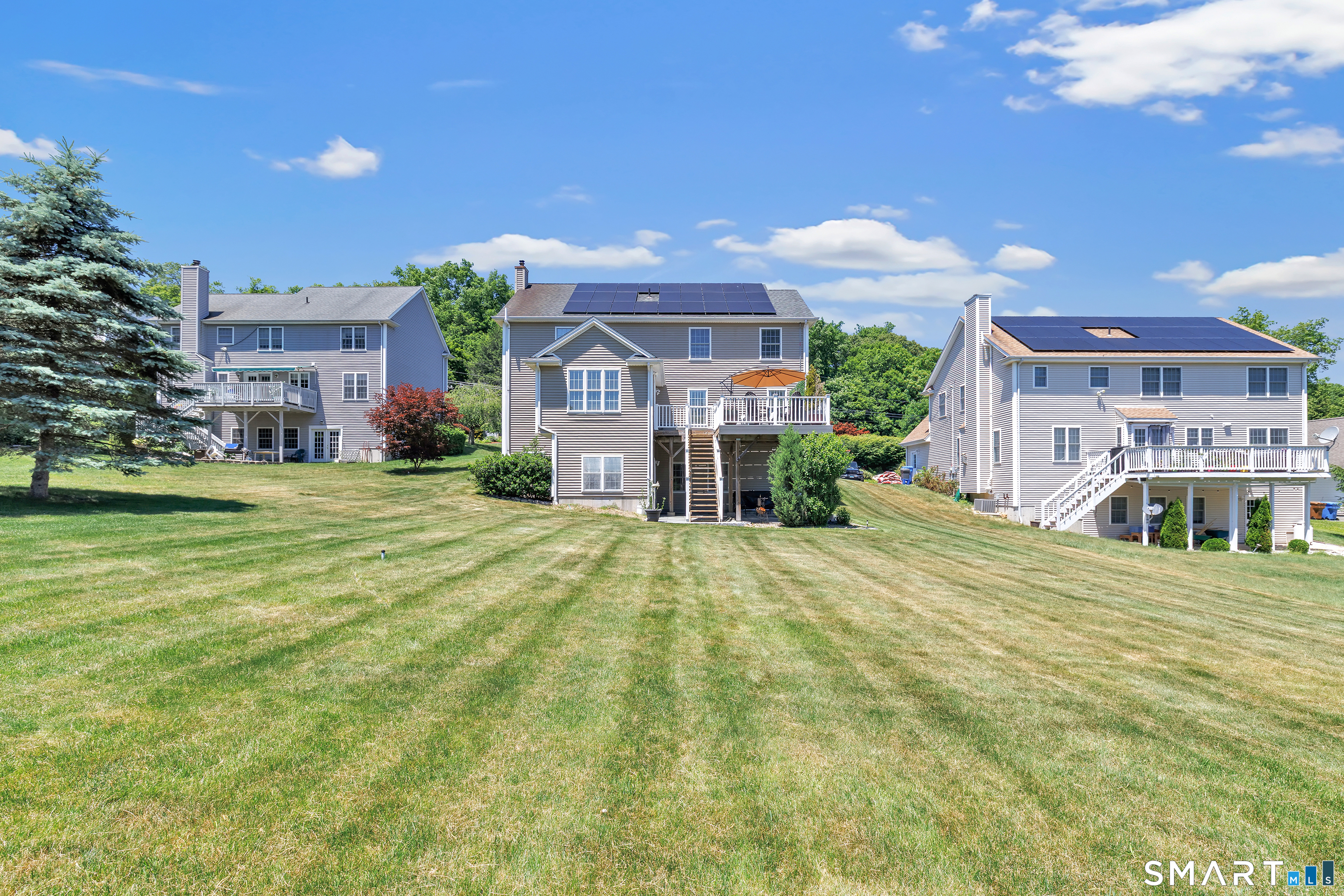 11 Ten Coat Lane Shelton CT 06484