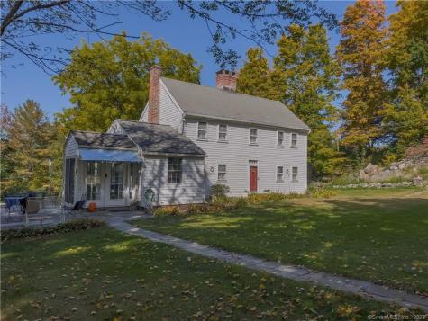 81 Currituck Road Newtown CT 06470