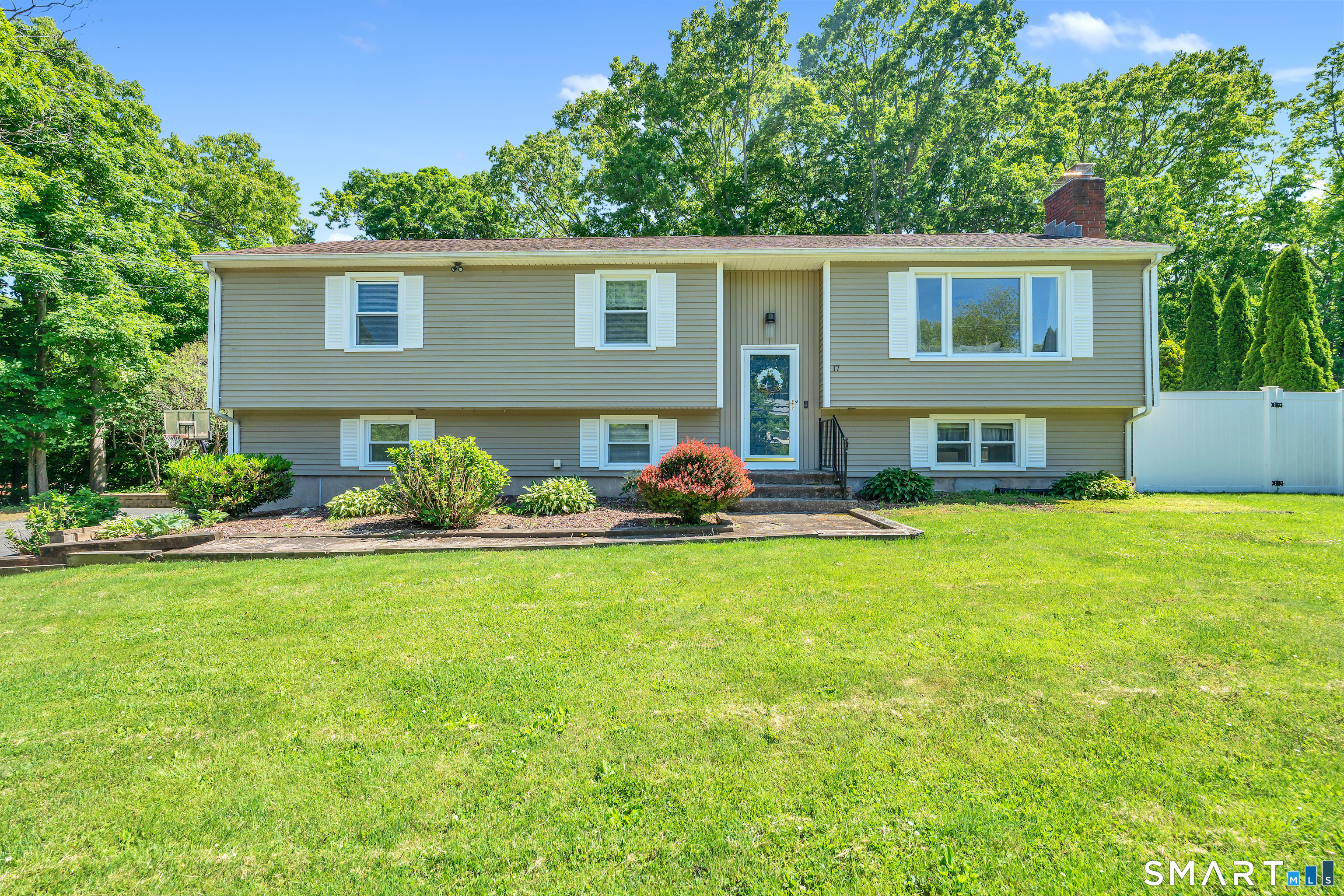 17 Briarwood Lane Branford CT 06405