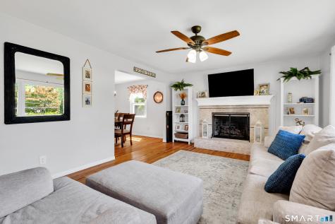 17 Briarwood Lane Branford CT 06405