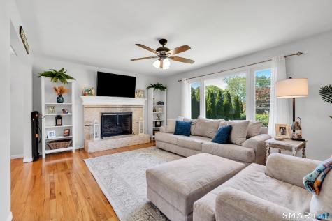 17 Briarwood Lane Branford CT 06405