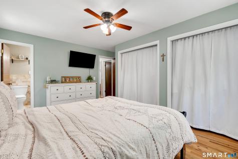 17 Briarwood Lane Branford CT 06405