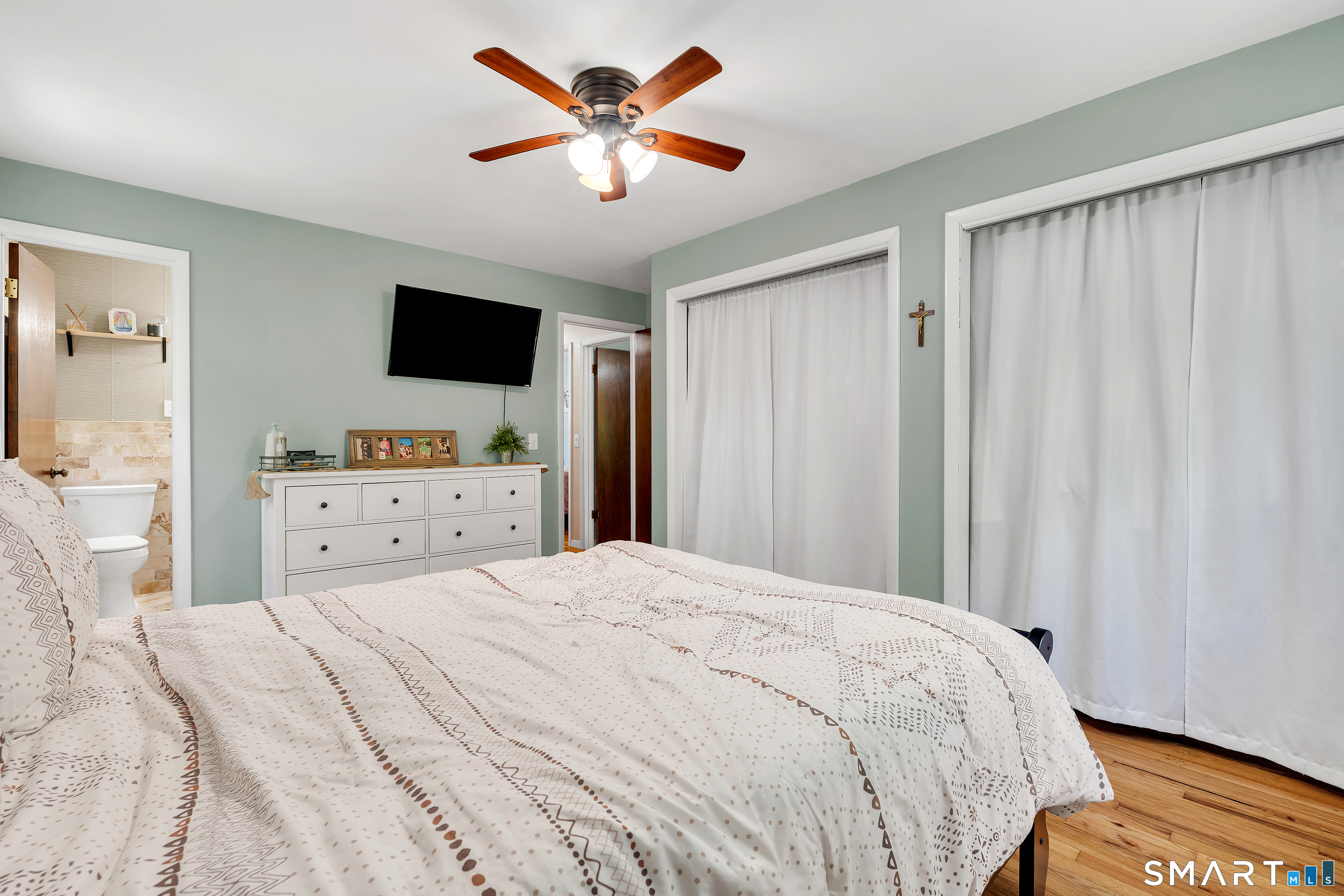 17 Briarwood Lane Branford CT 06405