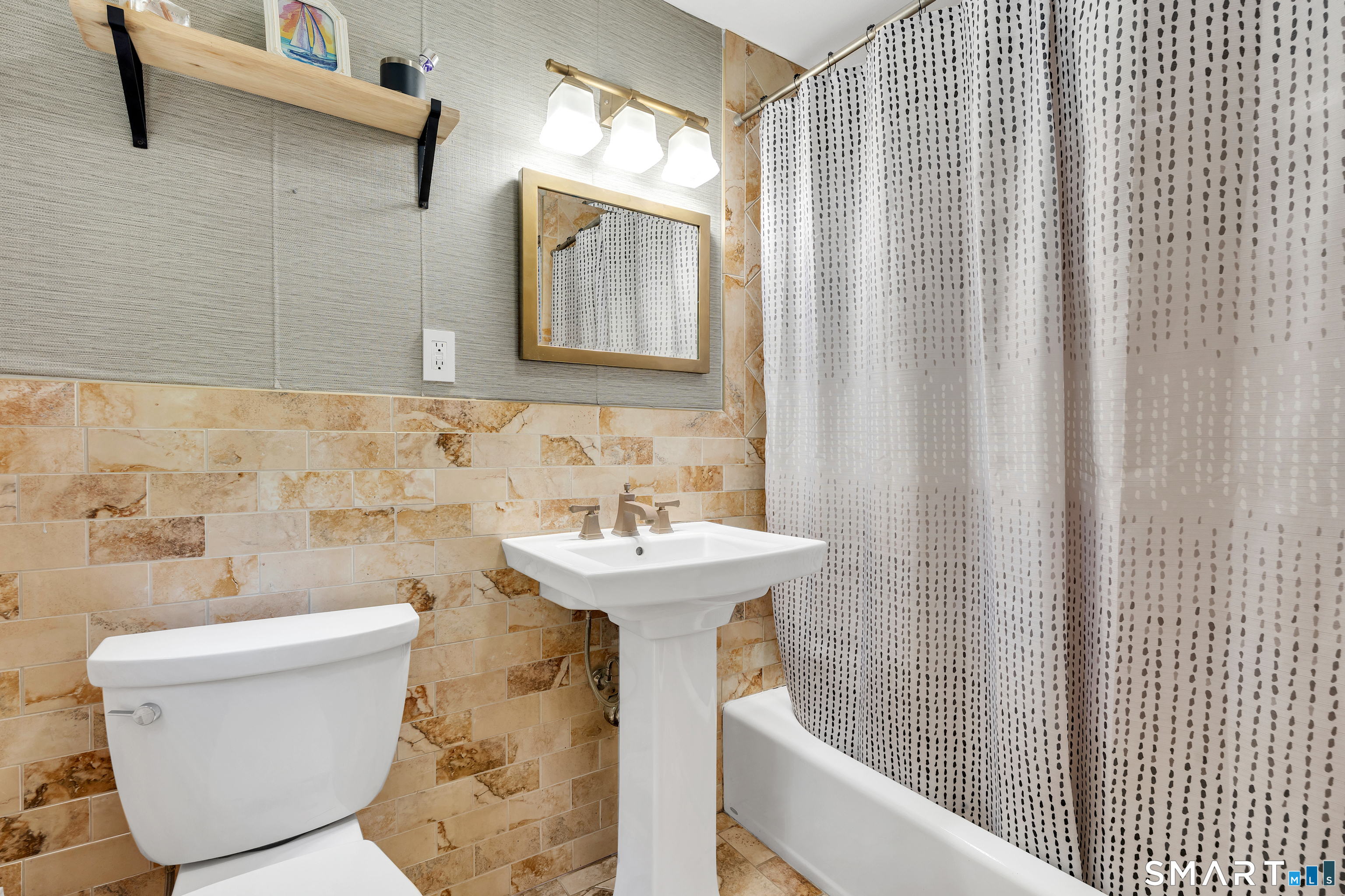17 Briarwood Lane Branford CT 06405