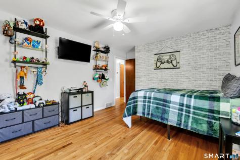17 Briarwood Lane Branford CT 06405
