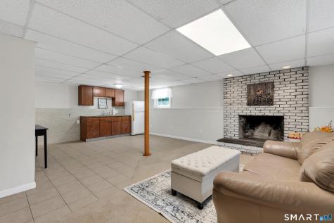 17 Briarwood Lane Branford CT 06405