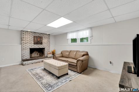 17 Briarwood Lane Branford CT 06405