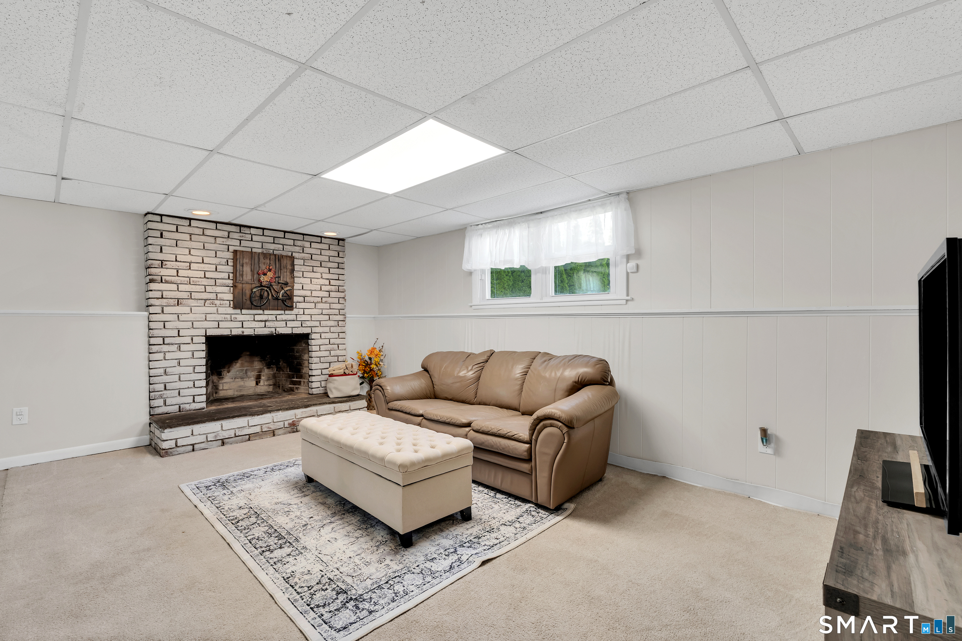 17 Briarwood Lane Branford CT 06405