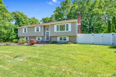 17 Briarwood Lane Branford CT 06405