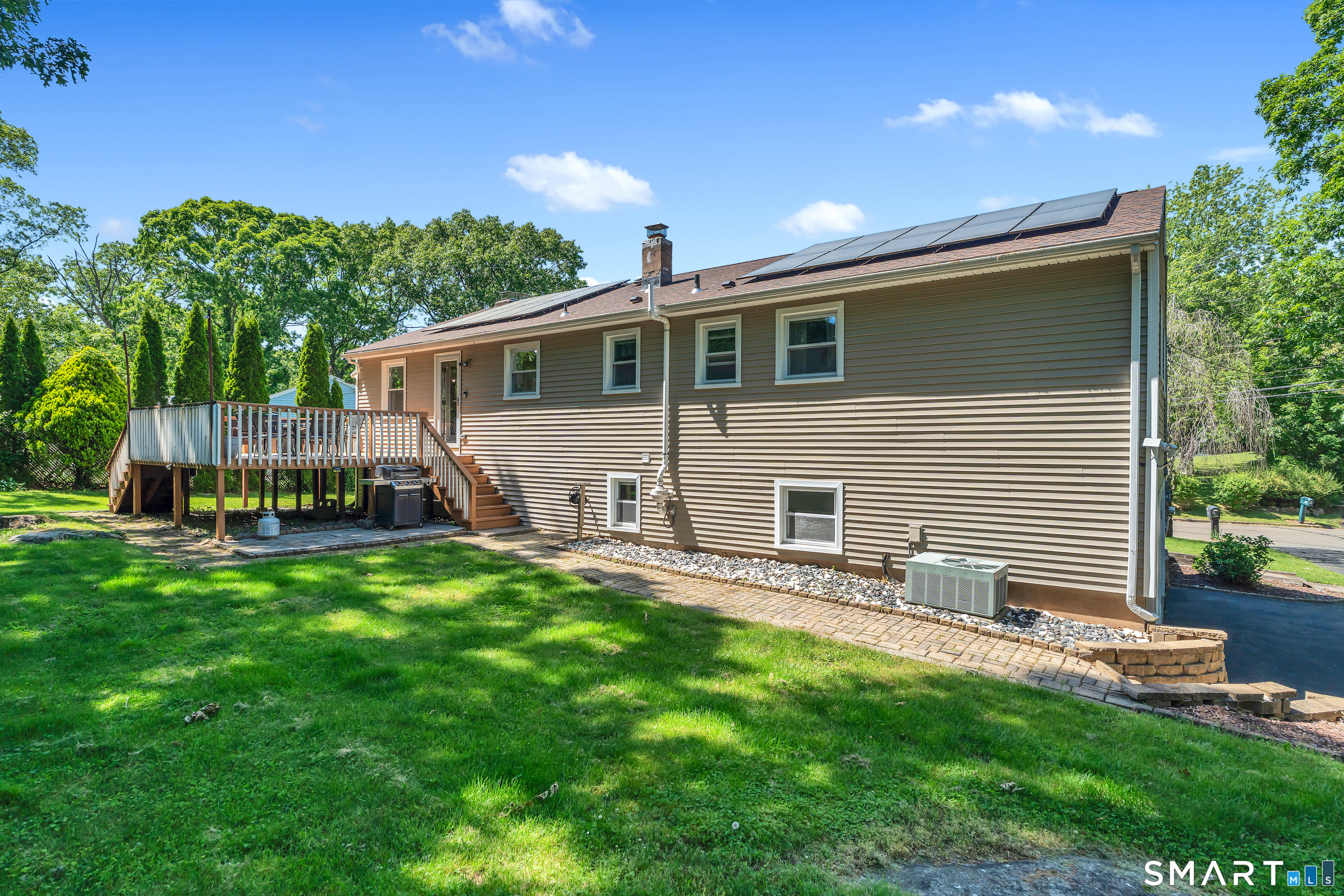 17 Briarwood Lane Branford CT 06405