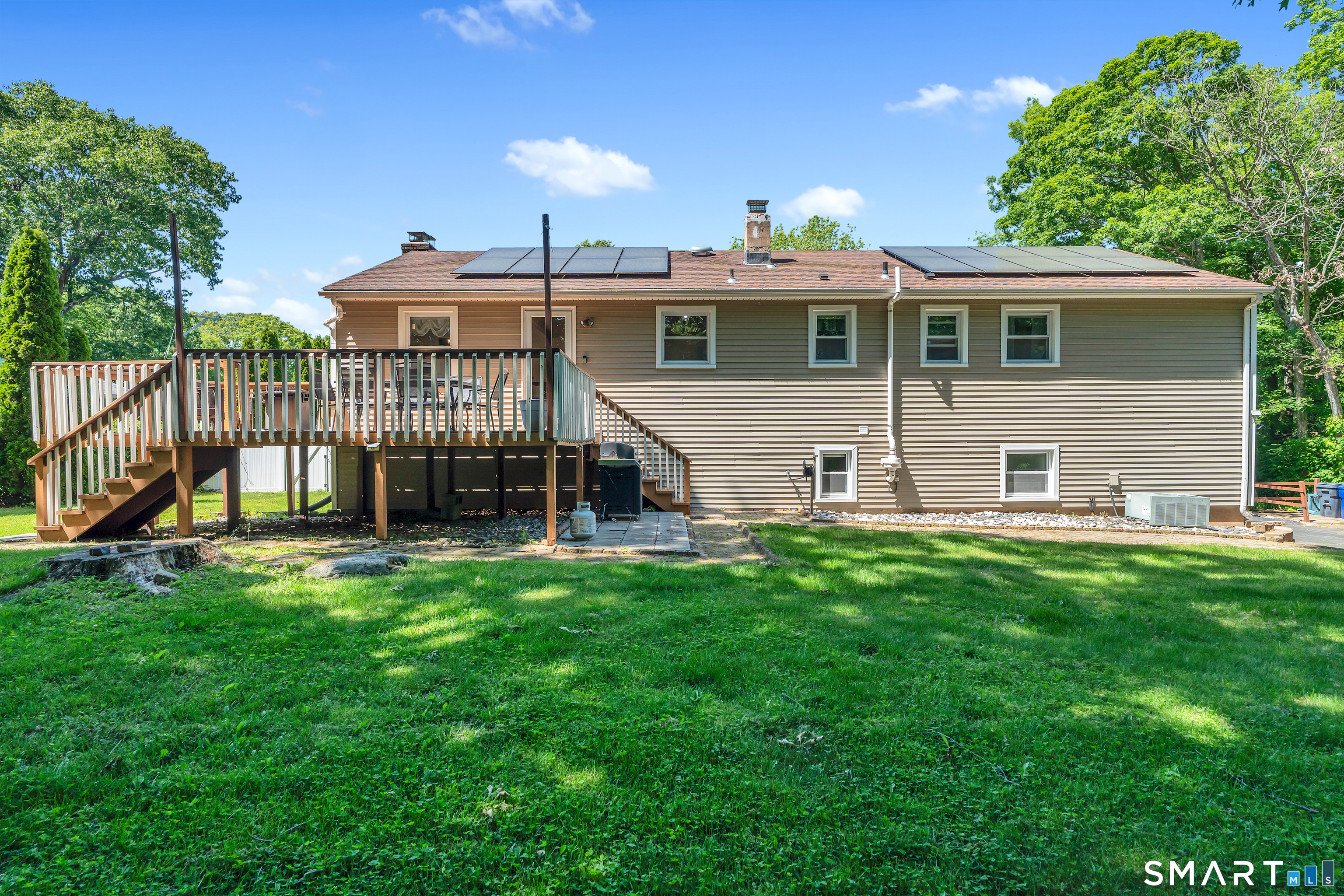 17 Briarwood Lane Branford CT 06405