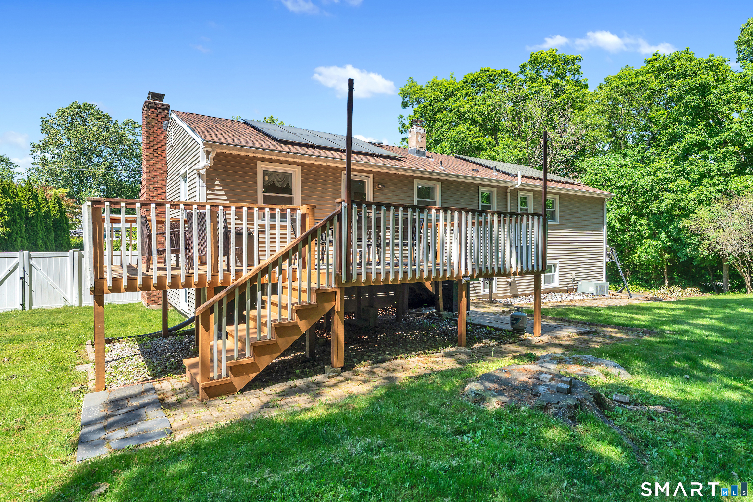 17 Briarwood Lane Branford CT 06405
