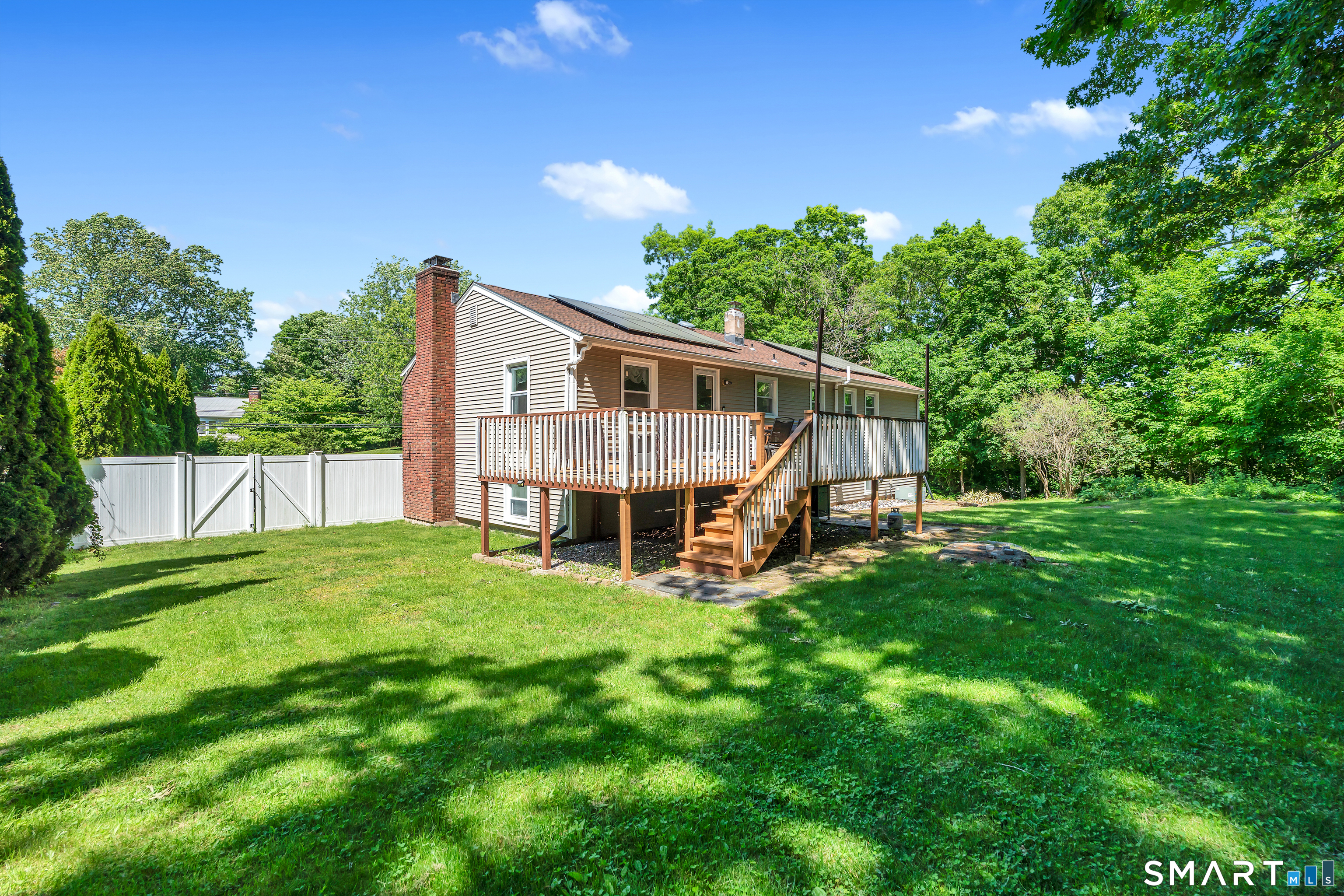 17 Briarwood Lane Branford CT 06405