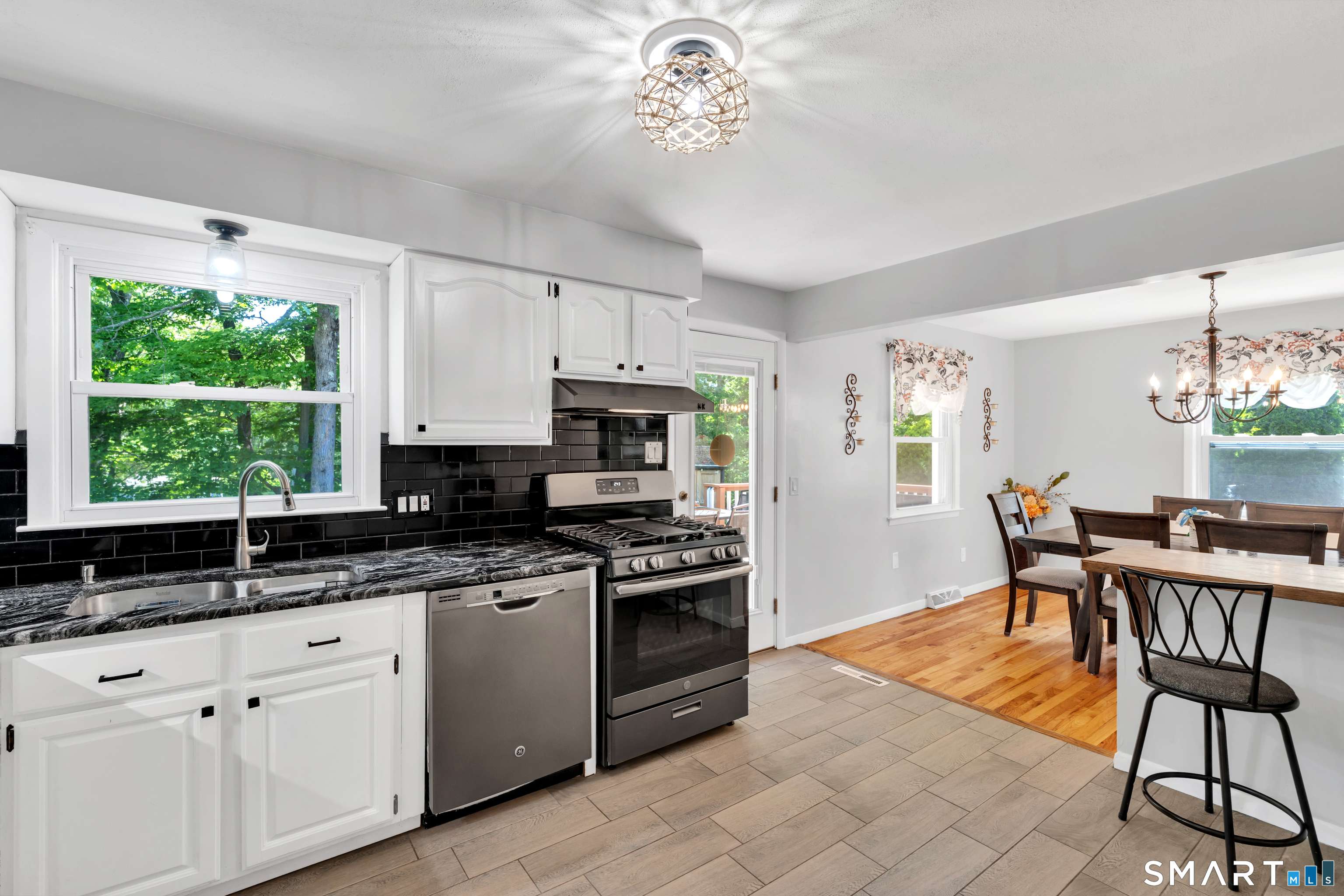 17 Briarwood Lane Branford CT 06405