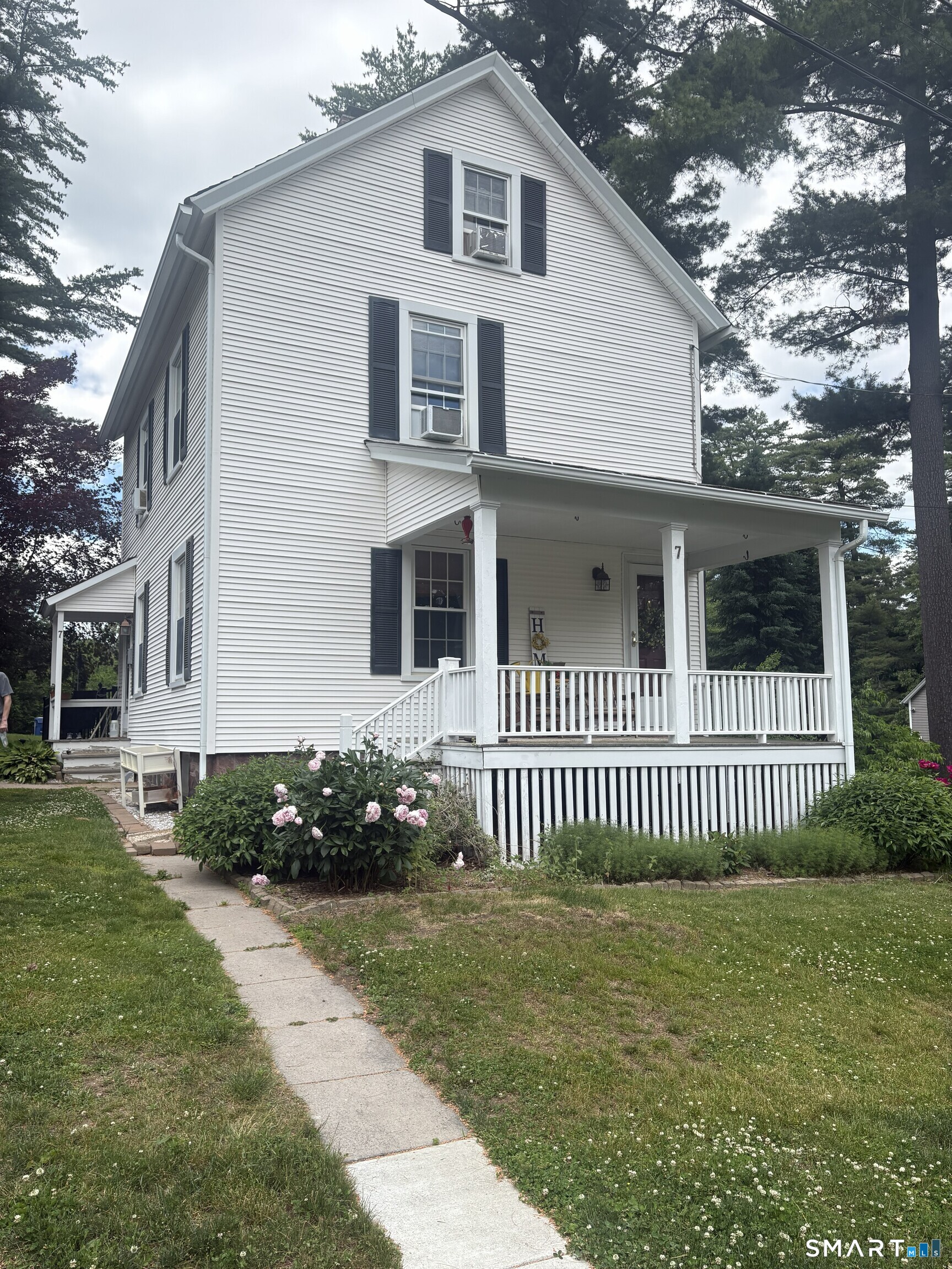 7 Middle Lane Simsbury CT 06070