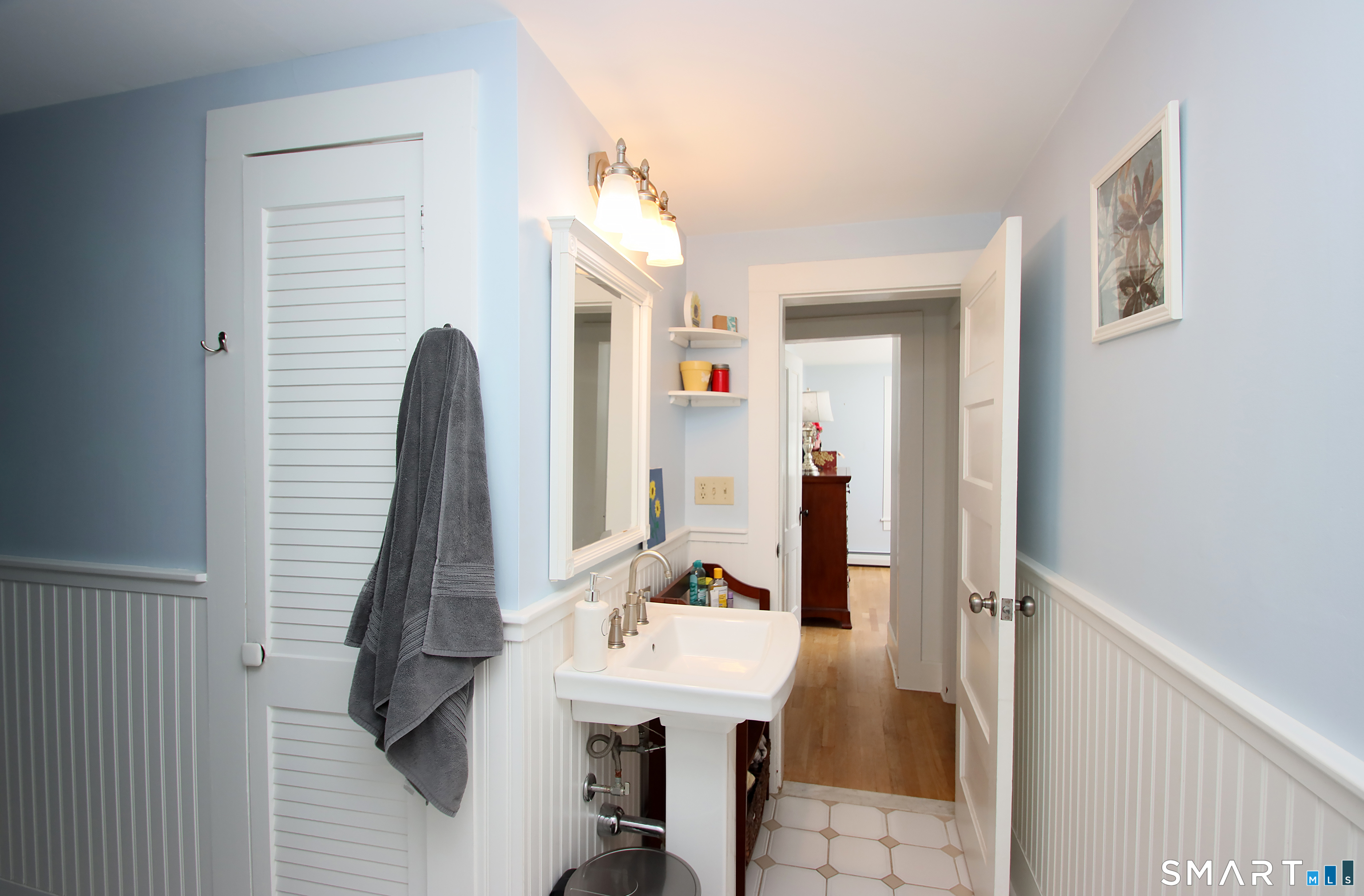 7 Middle Lane Simsbury CT 06070