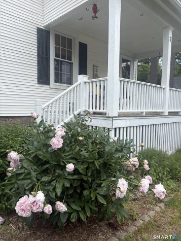 7 Middle Lane Simsbury CT 06070