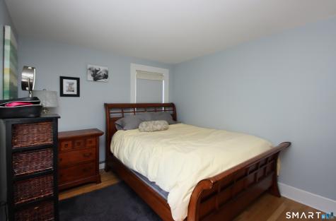 7 Middle Lane Simsbury CT 06070