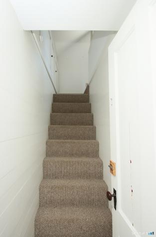 7 Middle Lane Simsbury CT 06070