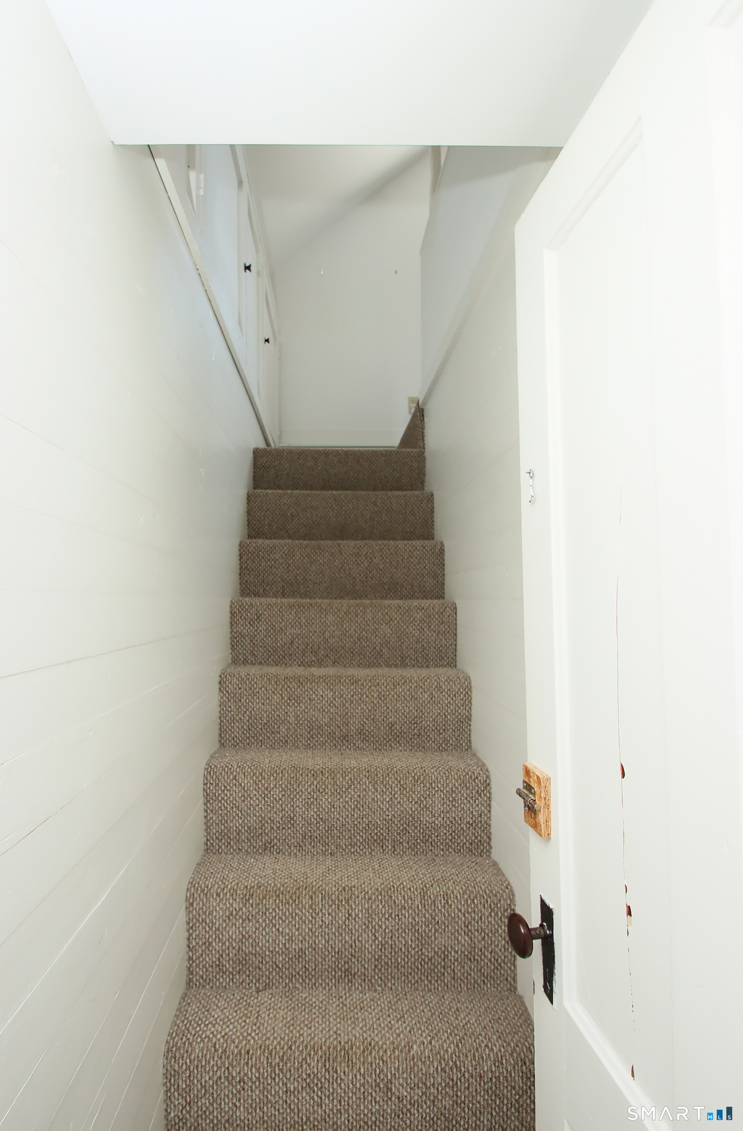 7 Middle Lane Simsbury CT 06070