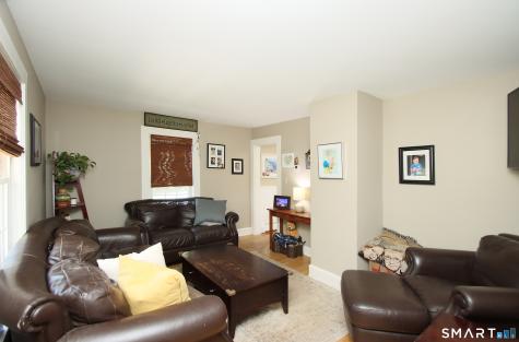 7 Middle Lane Simsbury CT 06070
