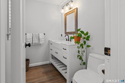 19 Glen Hollow West Hartford CT 06117