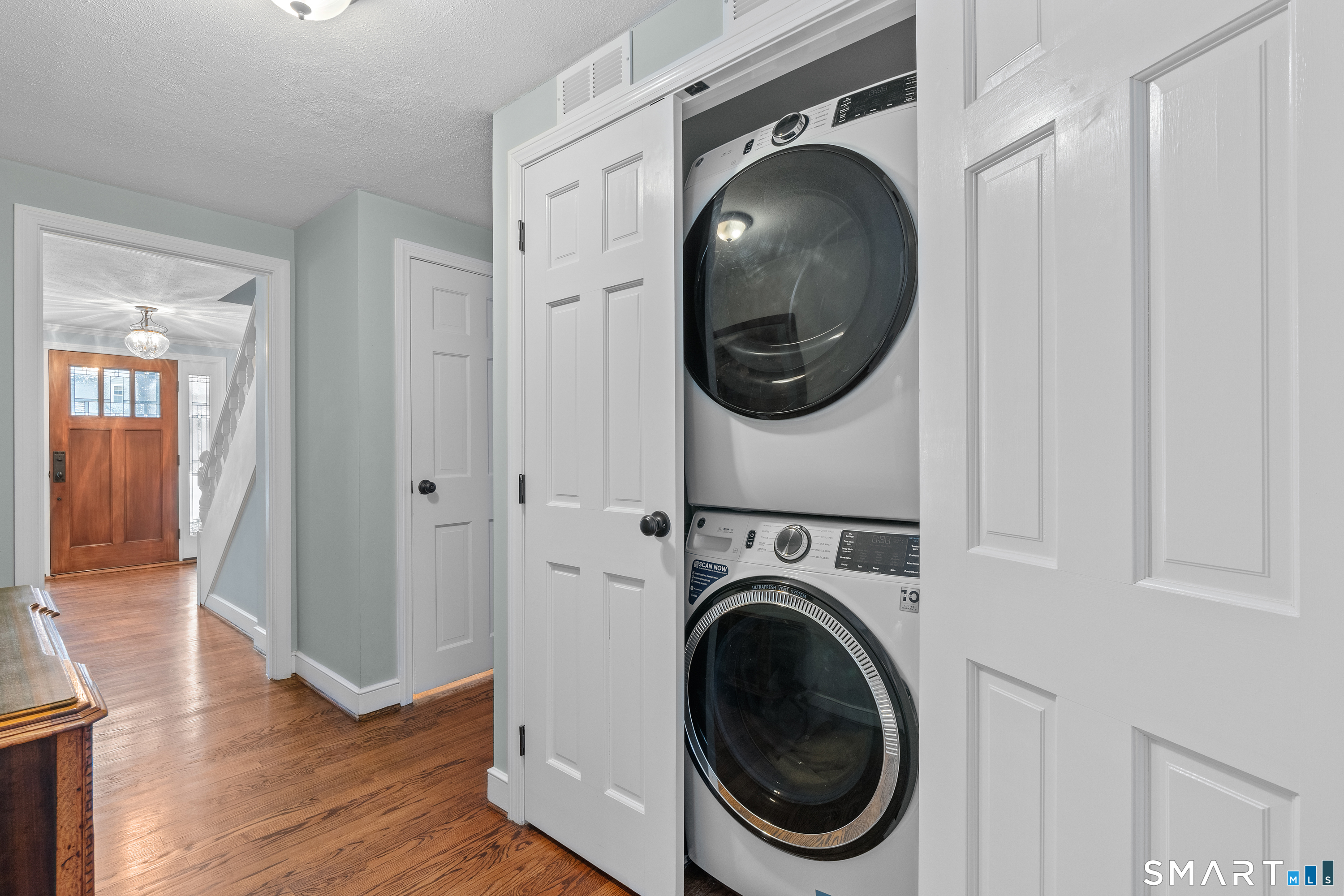 19 Glen Hollow West Hartford CT 06117