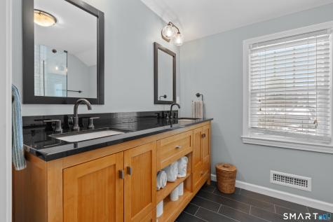 19 Glen Hollow West Hartford CT 06117