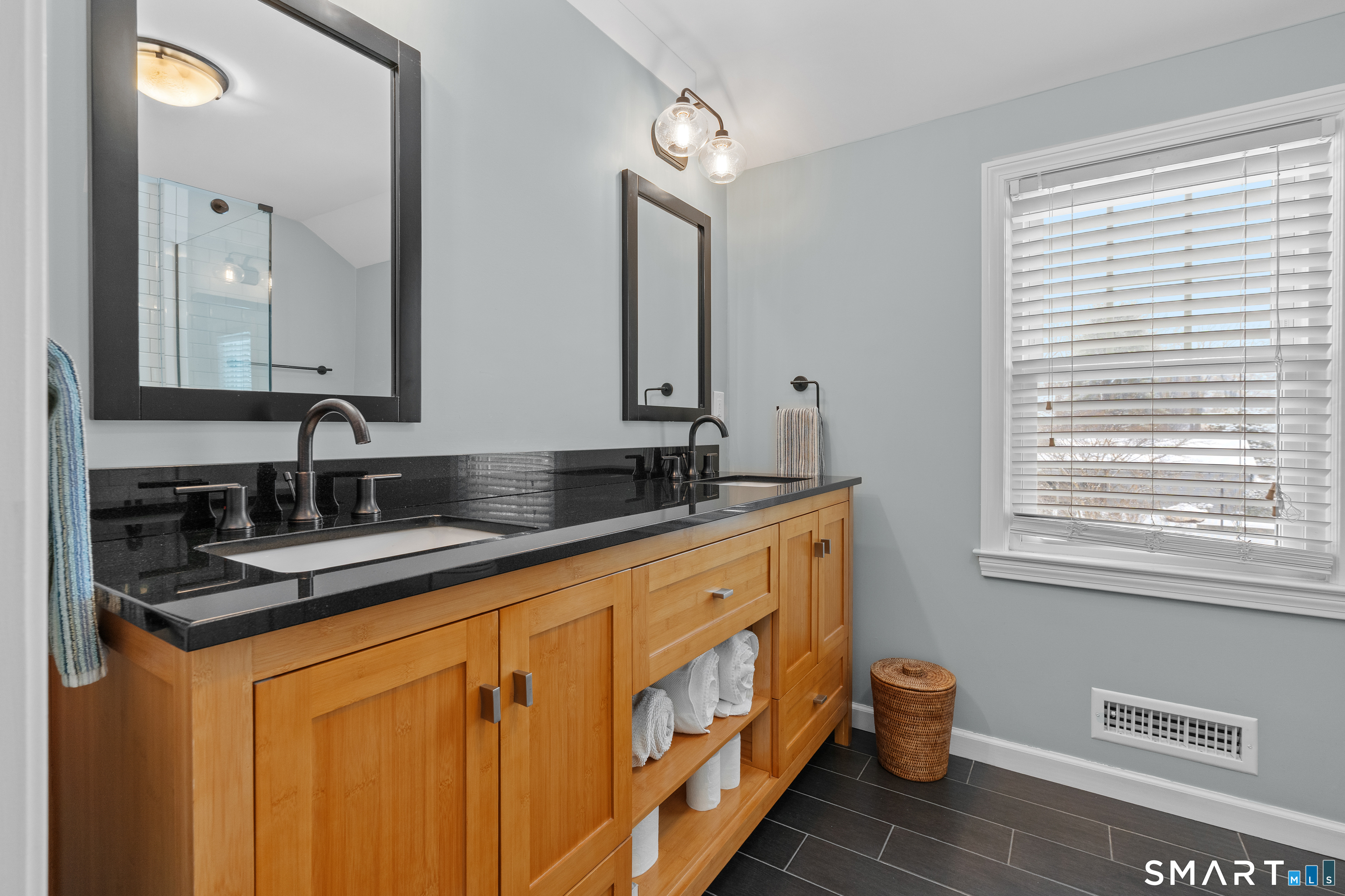 19 Glen Hollow West Hartford CT 06117