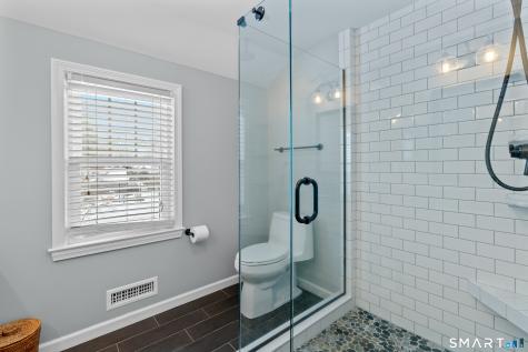 19 Glen Hollow West Hartford CT 06117