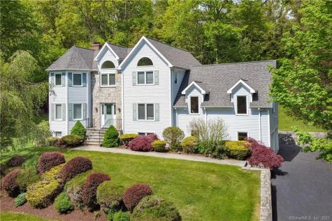 5 Woodstone Court Danbury CT 06811