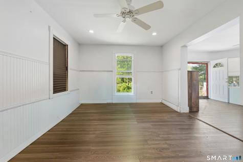 31 Smith Street Seymour CT 06483
