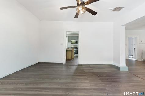 31 Smith Street Seymour CT 06483