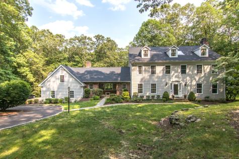 39 Wampum Hill Road Weston CT 06883
