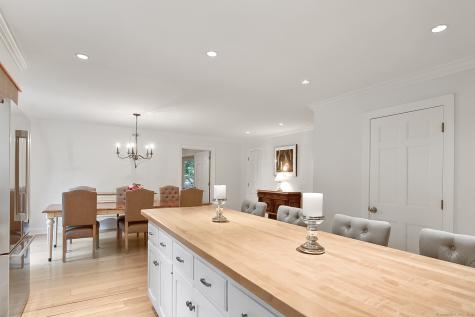 39 Wampum Hill Road Weston CT 06883