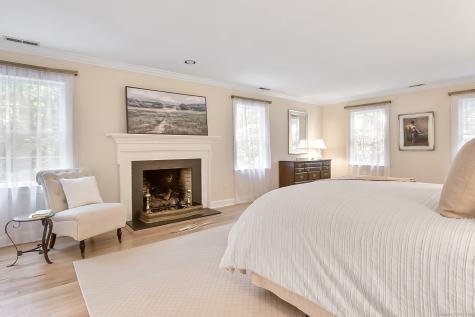 39 Wampum Hill Road Weston CT 06883