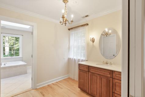 39 Wampum Hill Road Weston CT 06883