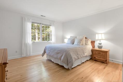 39 Wampum Hill Road Weston CT 06883