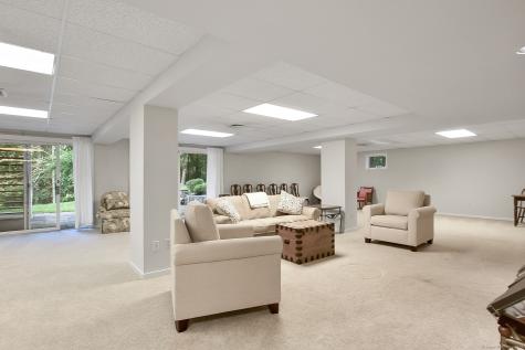 39 Wampum Hill Road Weston CT 06883