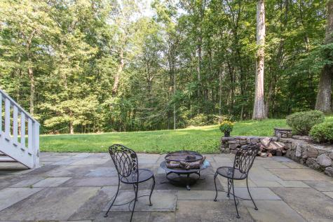 39 Wampum Hill Road Weston CT 06883